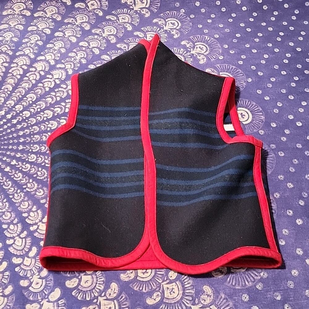Rad and Reversable Felt Vest - Picture 6 of 7